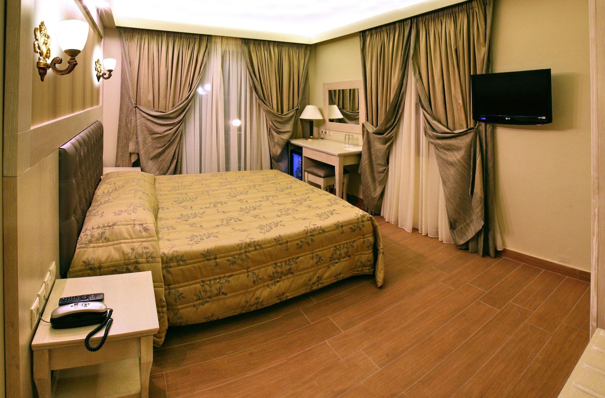 Theofilos Paradise Boutique Mytilíni