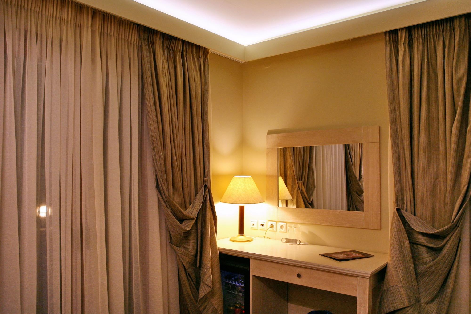 Theofilos Paradise Boutique 4* Mytilíni